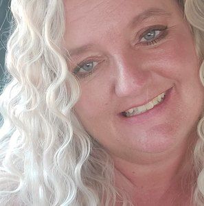 Meet your Posher, Lela